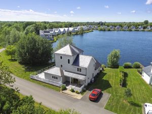 Drone - front of house- click for photo gallery